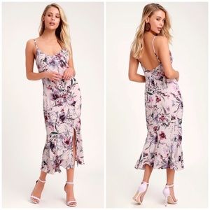 NWT Lulus Lost In The Romance Floral Print Midi Dress in Lavender sz M